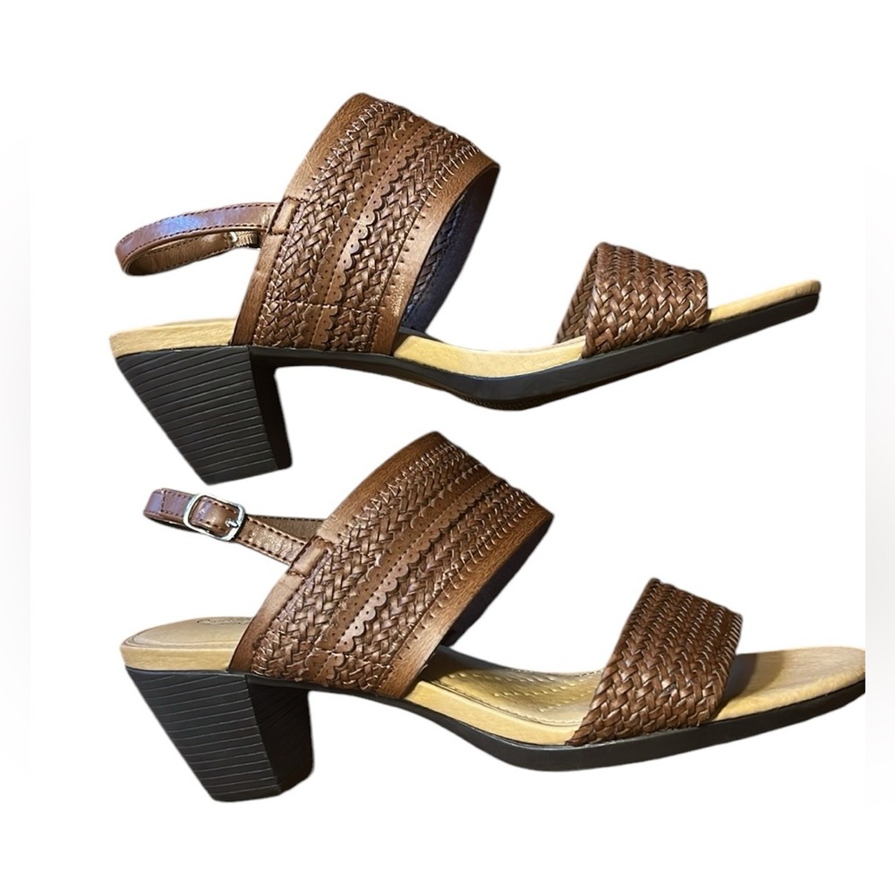 NWOT Croft & Barrow Womens Size 8 Rosie Adjustable Fit Brown Sandals